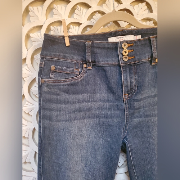 Torrid Stretch Denim Jeggings 14S - Picture 2 of 13